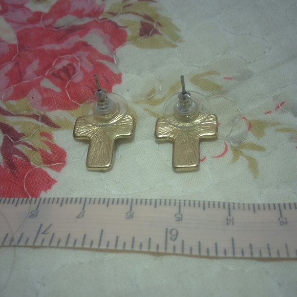 BOGO DTOX Cross Stud Earrings - Picture 2 of 2
